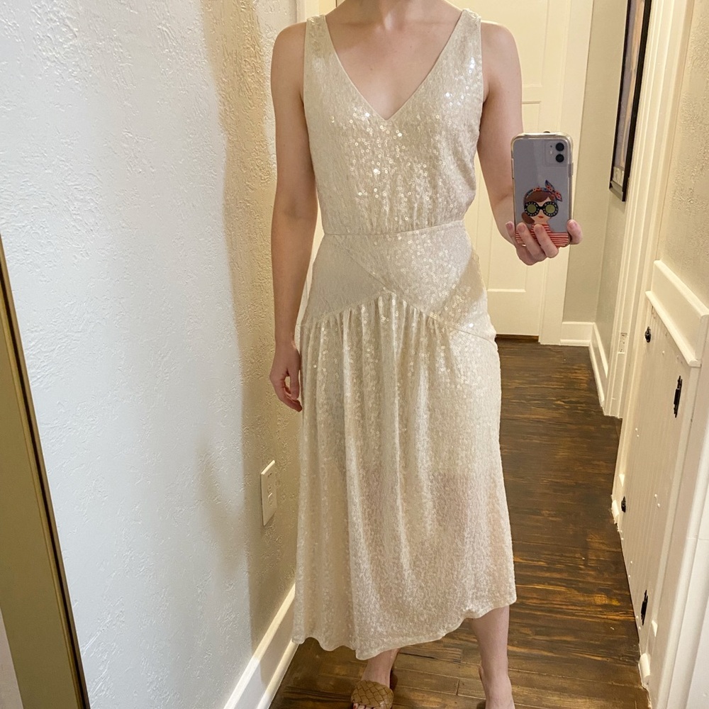 Express Sequin V-Neck Midi Dress! - Picture 5 of 14